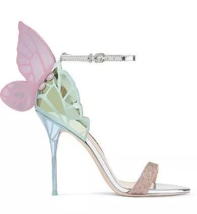 101女孩的少女感 原来靠这些“塑料”单品就能get