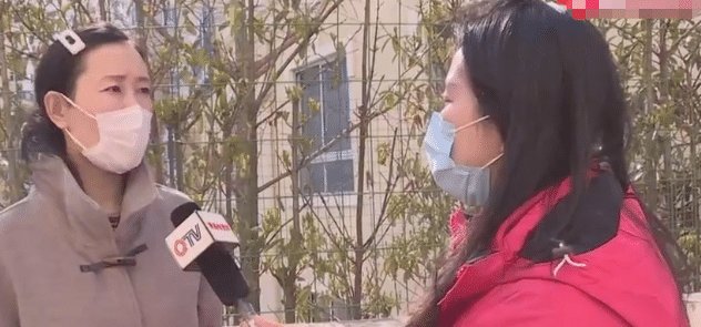  『刘女士家』自家卧室被砸大洞, 邻居带10多人找上门: 你家阁楼有一半是我的!