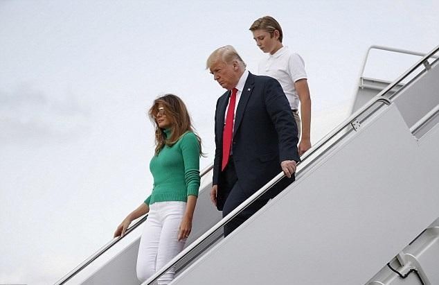 特朗普12岁幼子与父母同框:身高超过模特妈妈,以后能超过姚明吗