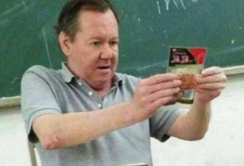 老外嘲笑“这个东西”我们国人吃不起，网友：嫌弃还来不及呢