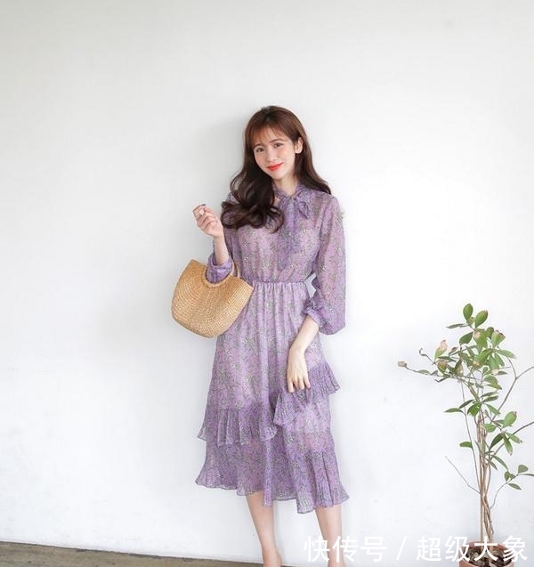  『碎花』碎花裙太老气？选对颜色、穿对款，秒变优雅小仙女