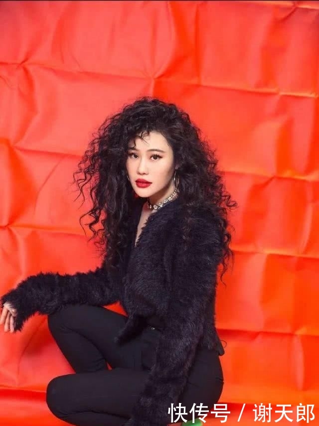 发看起来@有一种“流行”叫袁娅维的爆炸头,就算是神仙姐姐,也不一定好看