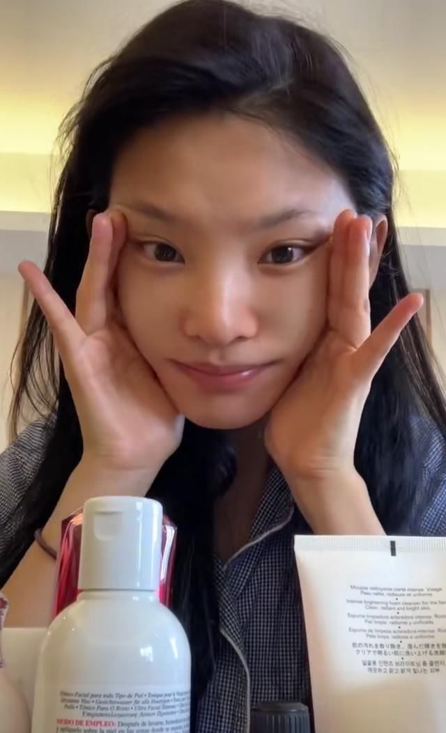  【天生】章若楠的“初恋脸”不是天生！一边是元气少女，一边超前抗衰！