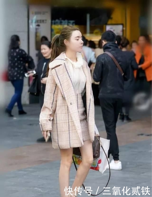  【显得】高跟鞋简约时尚，带给女性曼妙的好身姿