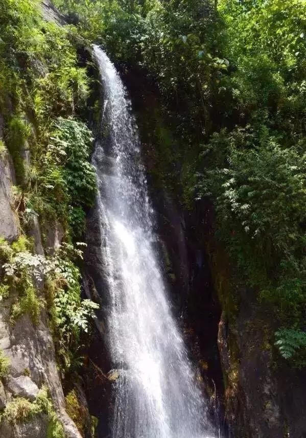 中国最晚通公路的地方,50年仅修了117公里,却坐拥世界级美景!