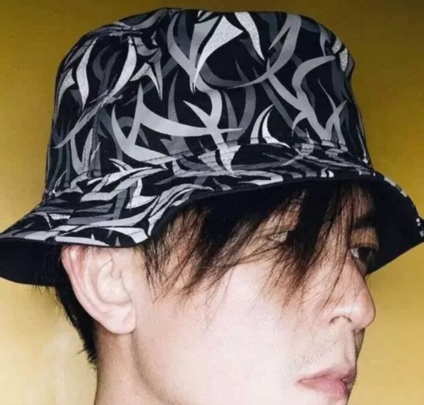 陈冠希在巴黎“摆摊”，用15年时间证明made in China是一种骄傲!