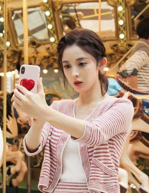 唐嫣短发老10岁，娜扎被夸仙女，热巴好惨