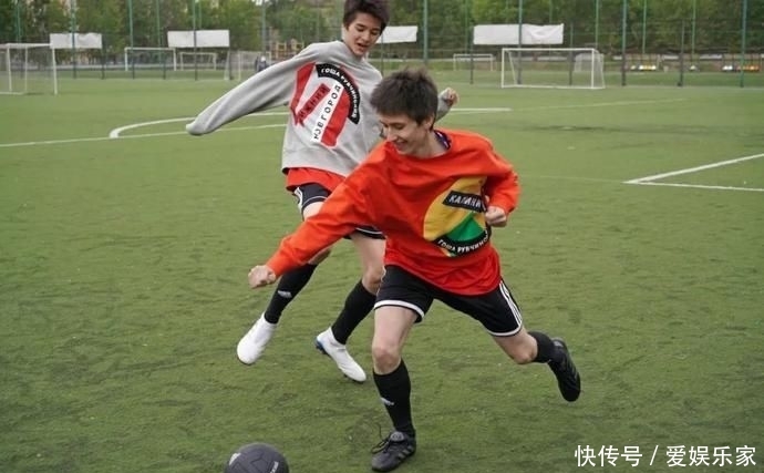 秀场■把足球带上巴黎时装周秀场,Balenciaga这次来真的了!