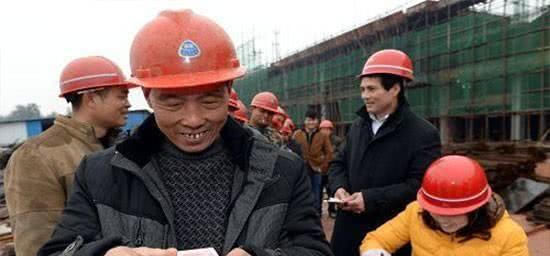  内行人|为何每年农民工的工资都在二十八、二十九发？内行人“一