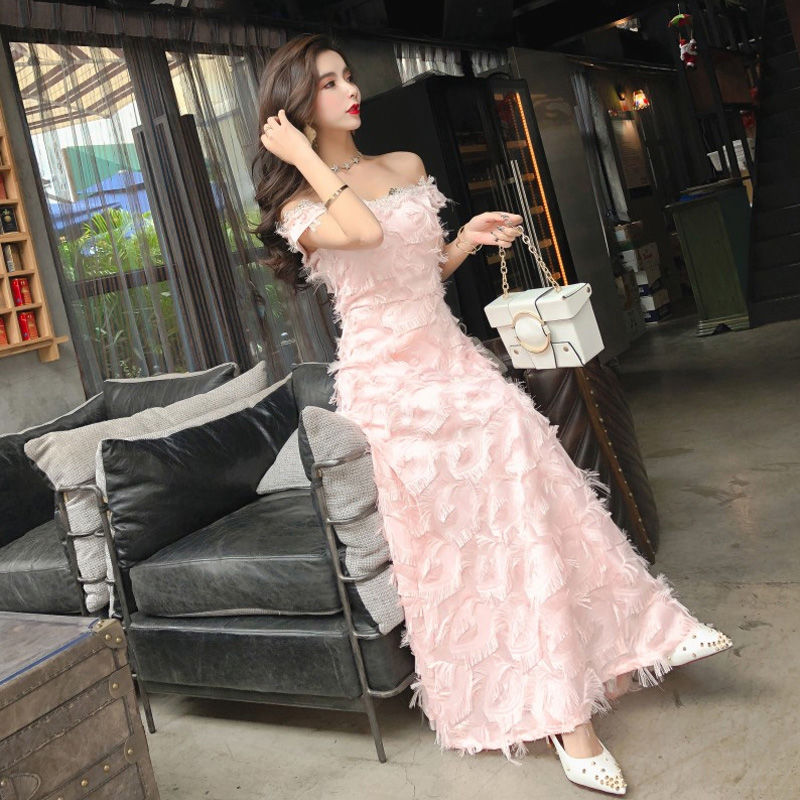 这么热的天!你还不秀身材吗，满满心机的气质裙，你不看看吗