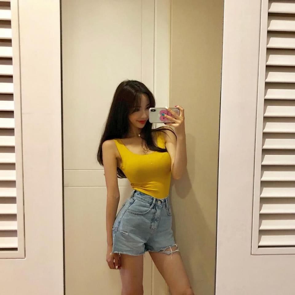 曾经是140斤胖妞,如今靠健身被称为长腿女神,火辣身材惹人爱!