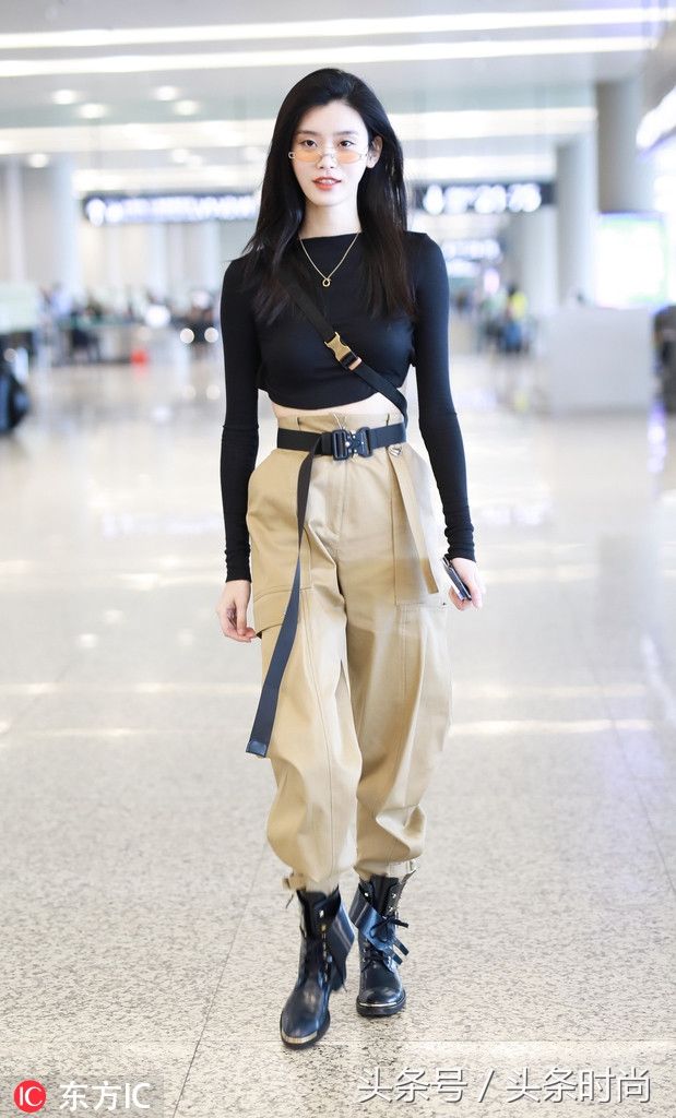 你以为奚梦瑶只是穿了一件简单的打底衫 其实暗藏玄机!