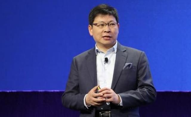 大佬发言，公关想哭！雷军一条微博炸了锅，余承东言论遭华为否认