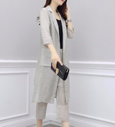 偷偷告诉你，裙子不流行了，今年流行这样套装，美的款款想买