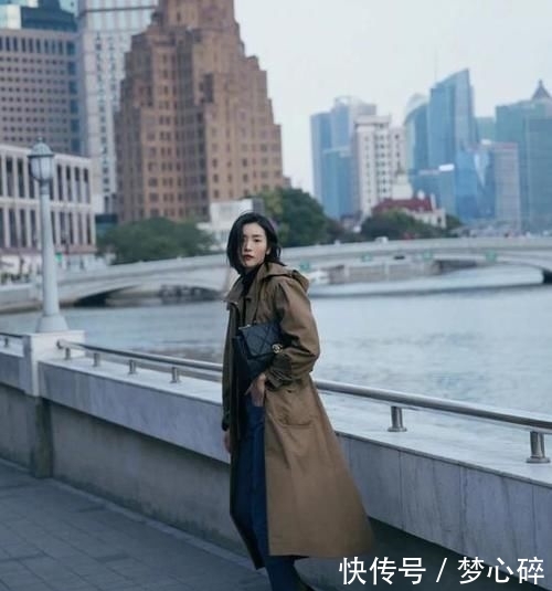  「中长款」又到了想穿风衣的季节 今年的新款买了吗？