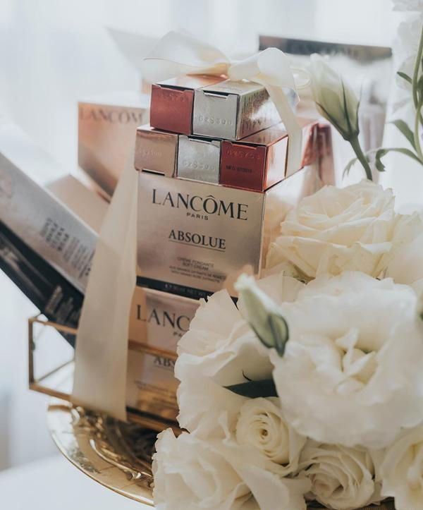 『杨颖』31岁男星奢华婚礼8层蛋糕悬空倒挂黄晓明杨颖婚礼也得黯然失色