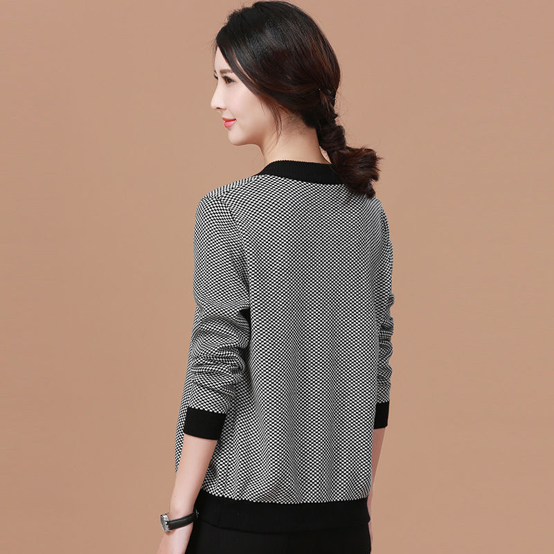 入秋别穿风衣，试试这刚上新的“秋开衫”，百搭洋气有不贵