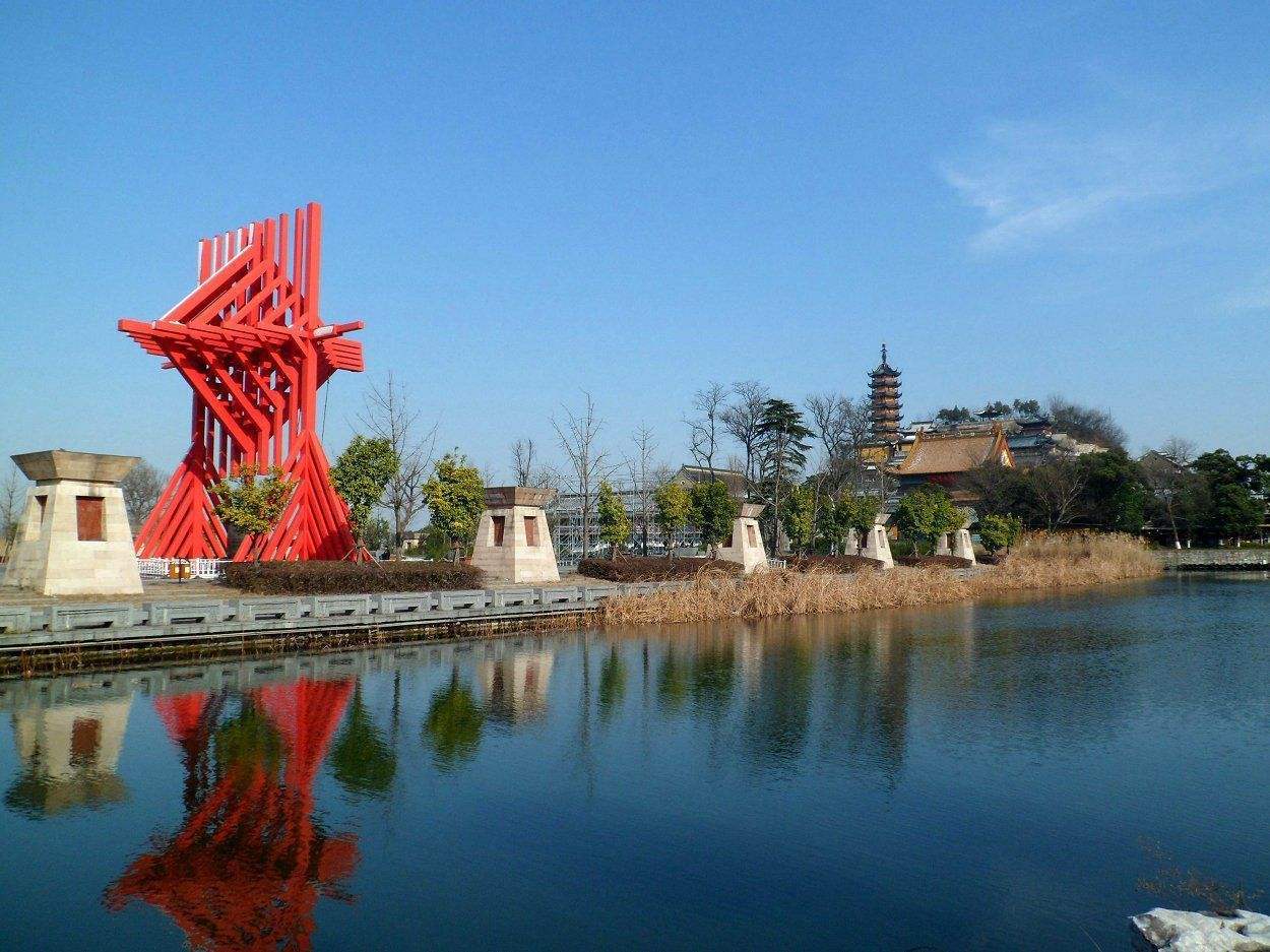 中国最“郁闷”的二座城市，一个从地级市变区，一个从省会变三线