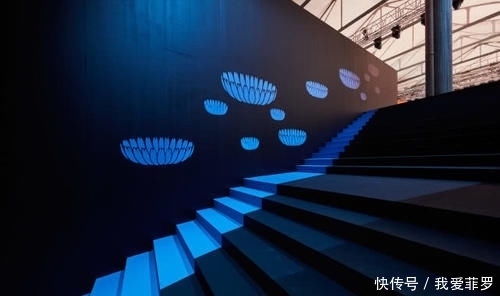 『时装周』2020秋冬时装周:玩转性别印象,Prada展现女性的强大力量