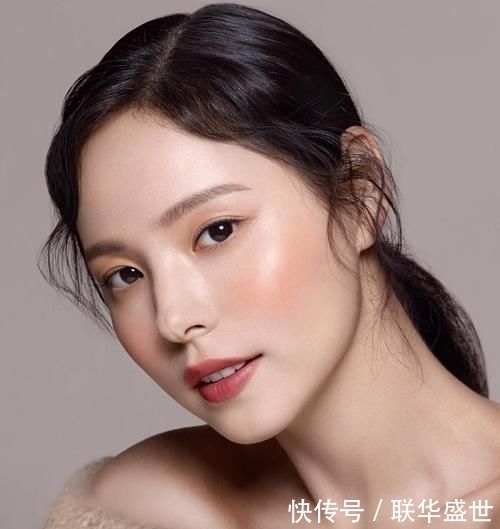  化妆■相亲对象见到我化妆的样子拉黑了我！