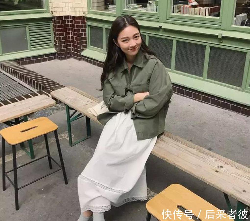  半身裙：2020年开春穿外套时搭配半身裙最好看，出街回头率会更高！