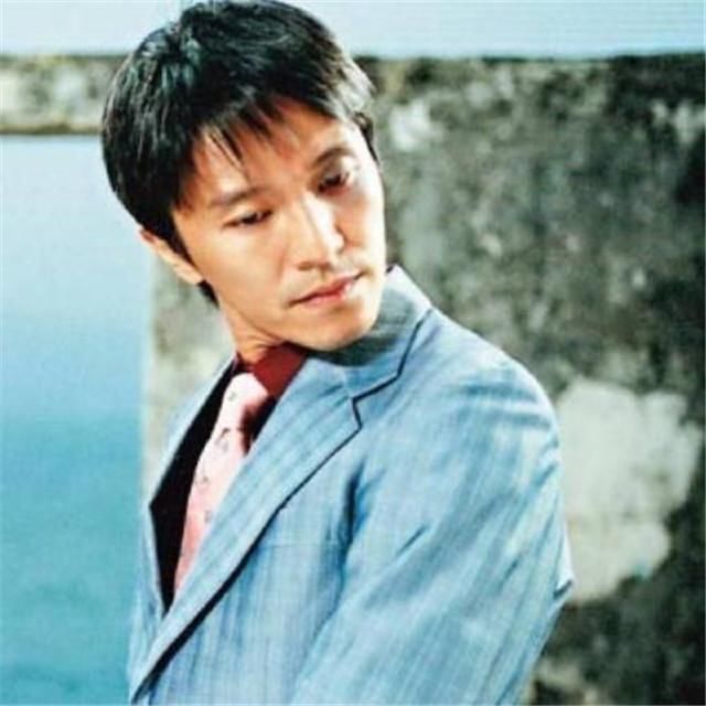 想让他上镜,一秒100万,今身价60亿开法拉利,却