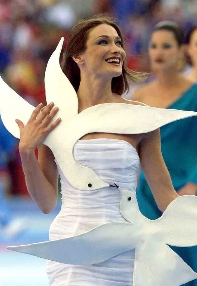  【女人】超模Carla Bruni 法国女人中的一个传奇