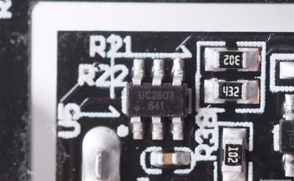 云星电子|三口USB+27瓦快充 米家插线板拆解:用料精细