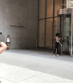 维密2018年选角秀，又炸出一批腿精…这个19岁穿着30元衣服的小姐