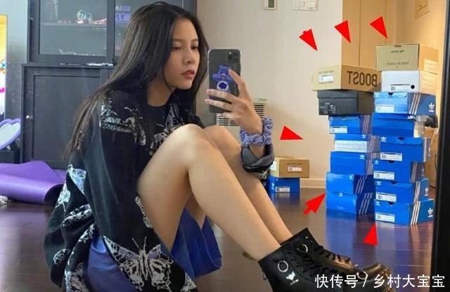 「活该」宋妍霏晒自拍“马甲线”抢镜,看到她吃的饭瞬间清醒:活该我胖!
