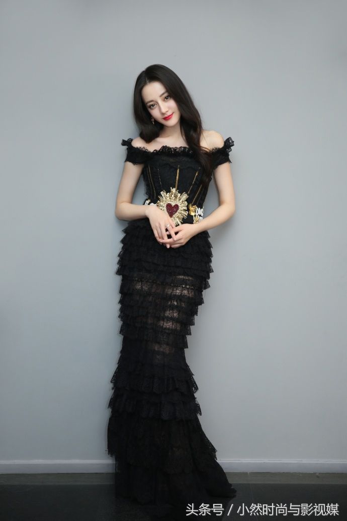 迪丽热巴的身材简直棒棒的，不信就来围观一下