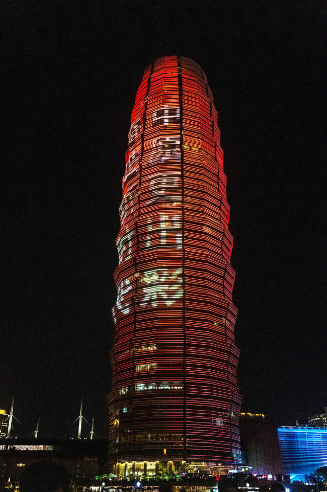  [玉米]郑州最洋气大楼有个最“土”名字，当初只随便叫叫，最后