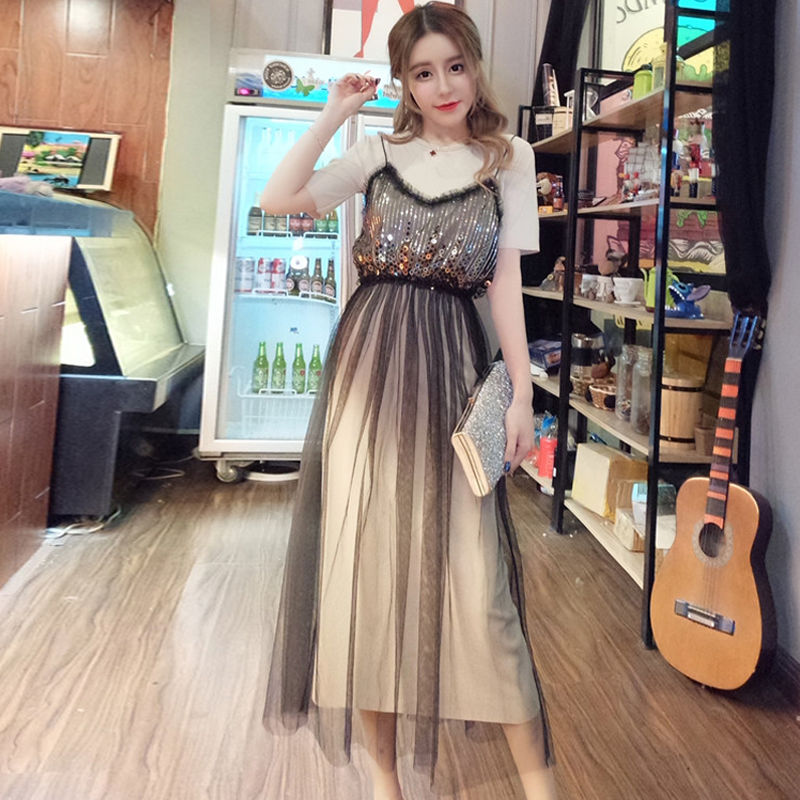 天哪!现在女人好大胆!“透视衫”也敢穿出门，但真的性感又美丽