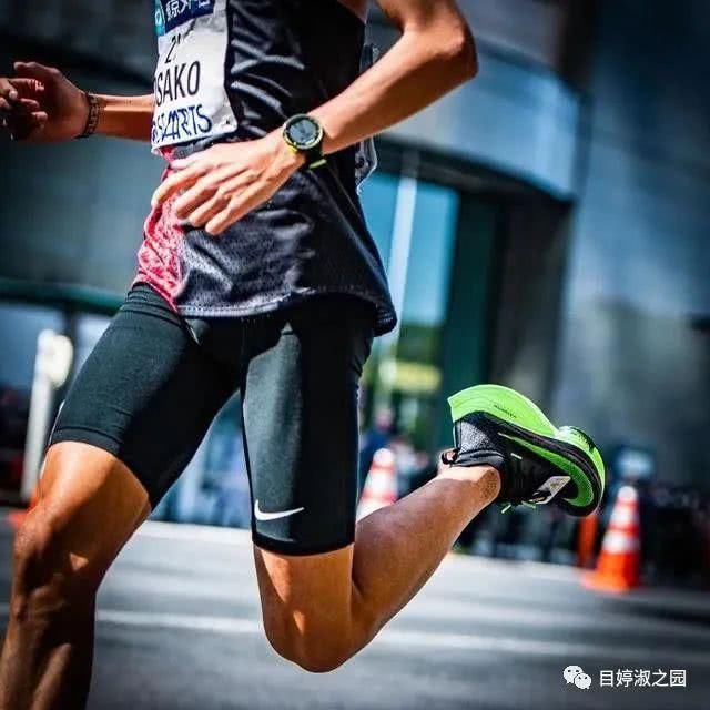  『亮相』“机械兴奋剂”，Alphafly Next%跑鞋亮相赛场，细节赏析测评
