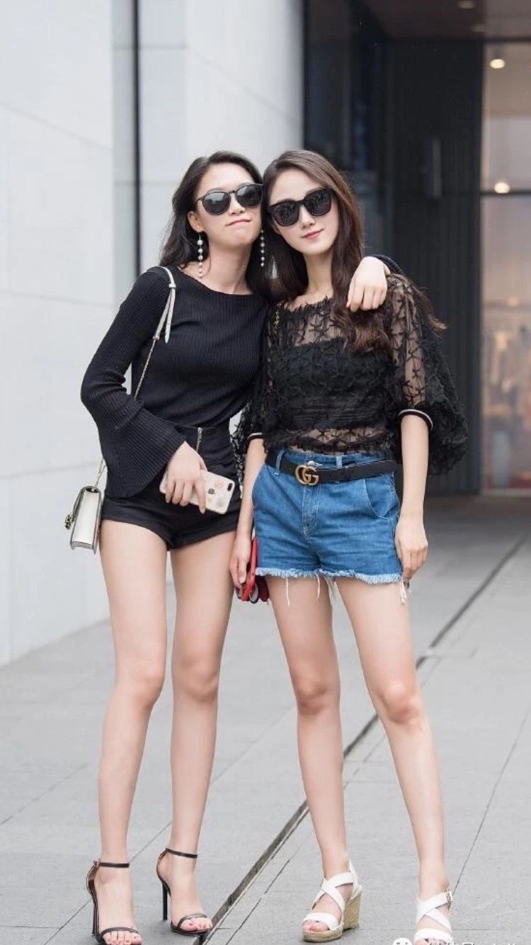 性感街拍丨满屏都是优雅大长腿，点进来你可能会晕腿!