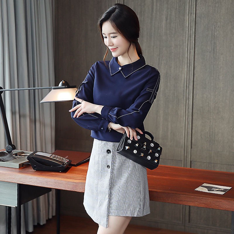 70后的女人秋冬这样穿很时尚，侧影都美翻，既显瘦洋气又美嫩