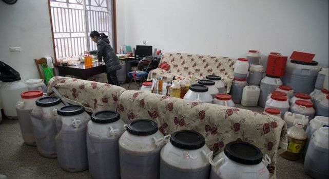 豫南女环保副局长被曝光，她的家里竟然堆满了这些“宝贝”