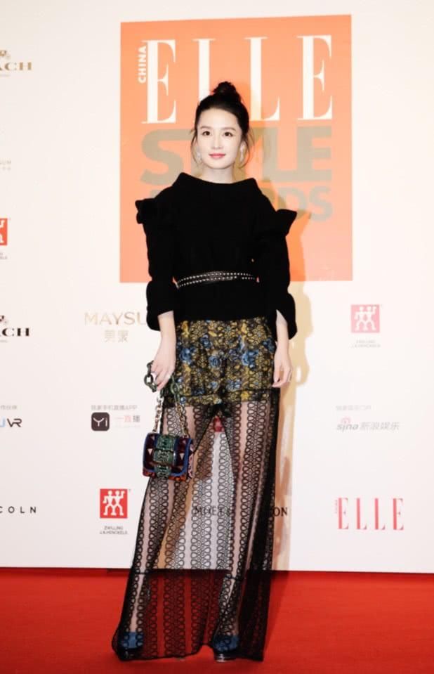 李沁真厉害,居然将渔网薄纱穿出了禁欲感,热巴看了都甘拜下风!