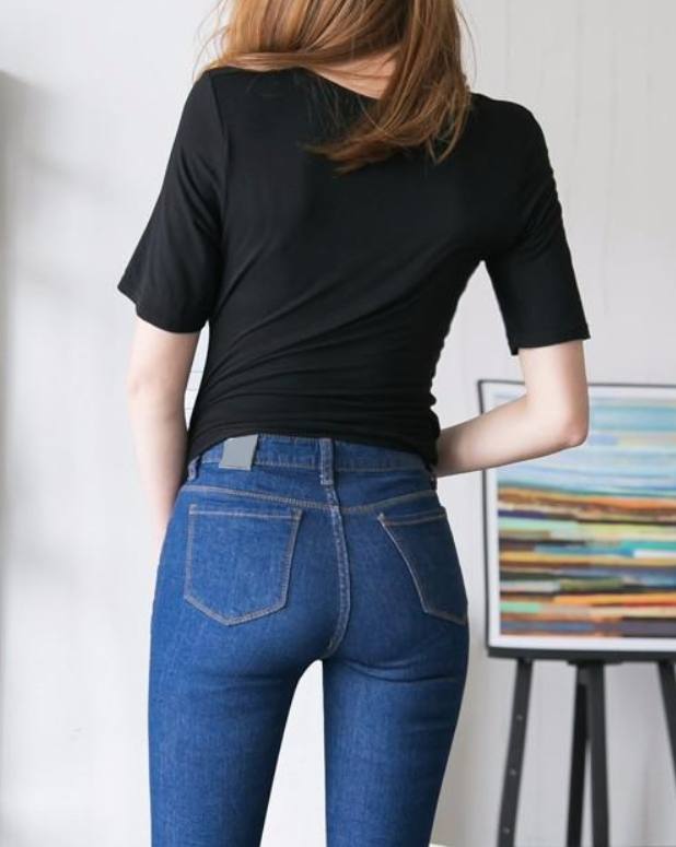 紧身牛仔裤造就曼妙身姿，尽显小女人的气质！