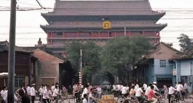 1986年，欧洲人拍摄的西安彩照:图5依然存在，图6已经消失