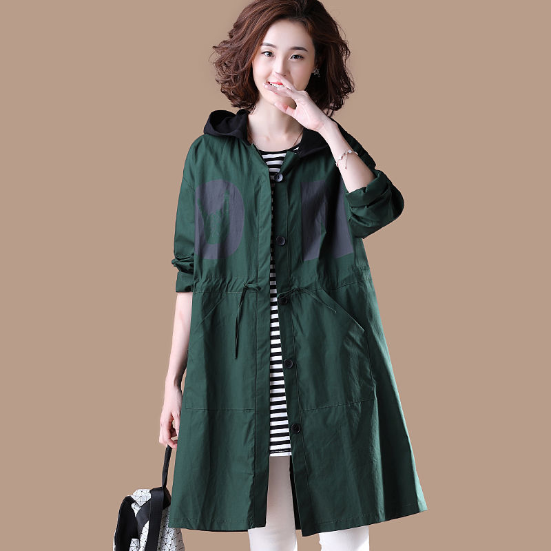 女人怕不怕冷,也别傻买羽绒服!瞧这新出薄外套,不厚不薄刚刚好