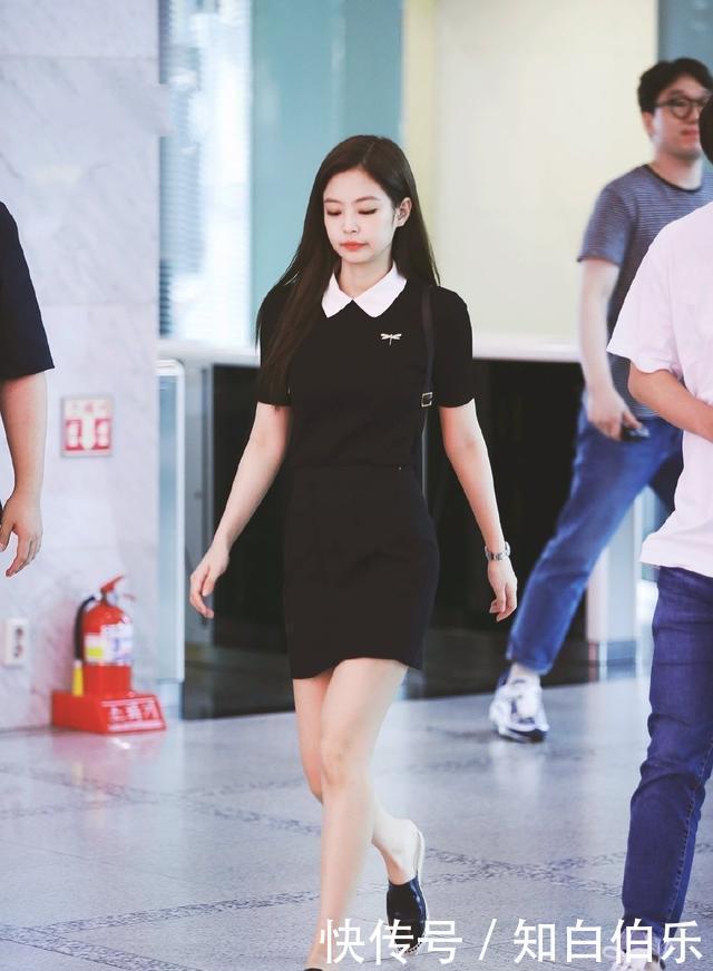 衣服|服!女明星的时尚嗅觉太灵敏了,金智妮18年私服20年穿依旧不过时