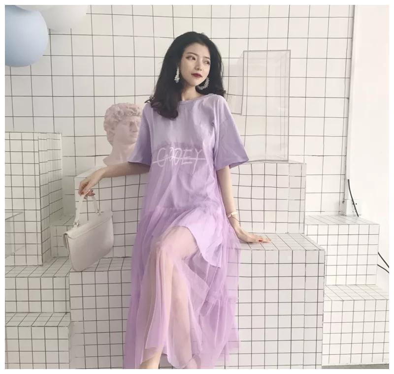 街拍：长裙与吊带短裙的魅力搭配，让小姐姐十分迷人呢