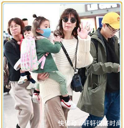 贾静雯本想扮少女，却被脚上渔网袜出卖，网友终于相信你44岁了