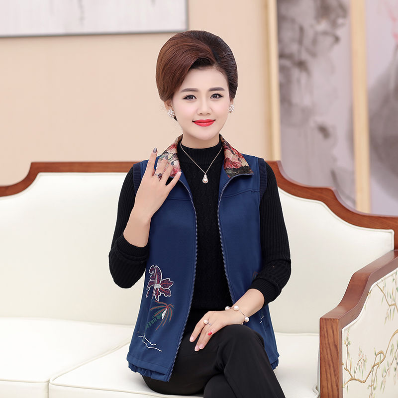 真的没人看出婆婆60了，全因为她穿这裙子，像个大姑娘儿