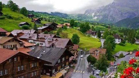 世上最节俭的国家，只带廉价手表，无数中国人因吃不完饭菜被罚款