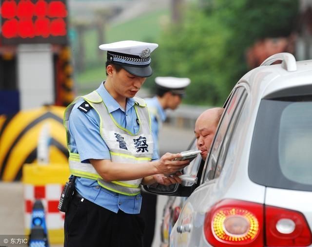 酒后车里睡觉算酒驾?车上没有灭火器扣6分罚200?都是谣言