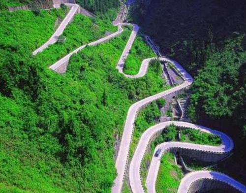 中国“最搞笑”的公路，本打算节约成本，却不小心成为公路史上的