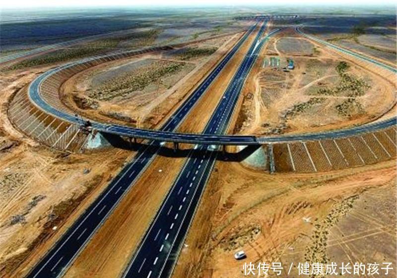 国内的“闹鬼”高速，全长2450公里，基本见不到一辆车！