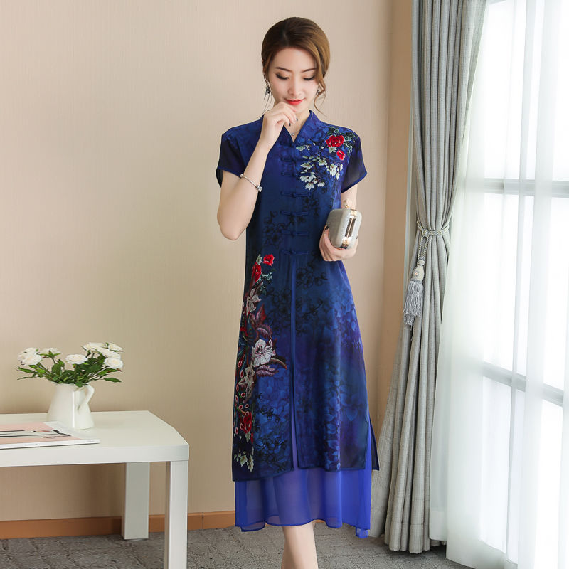 我知道我50岁，女儿送的高雅裙，随便穿就很迷人，重点是显瘦美